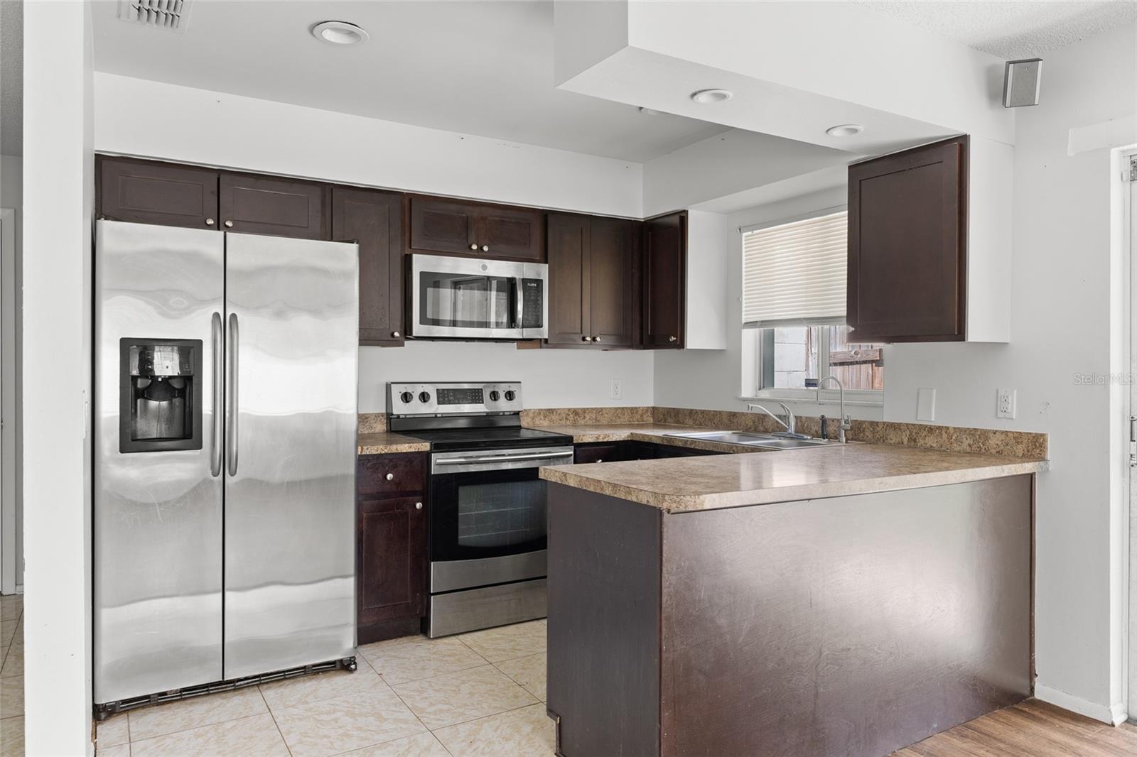 VILLAS AT SIGNAL HILL - Residential