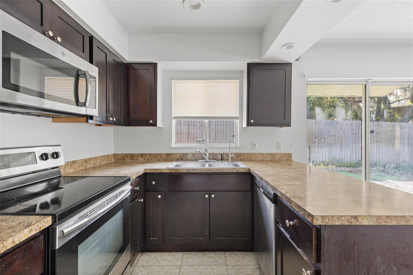 VILLAS AT SIGNAL HILL - Residential