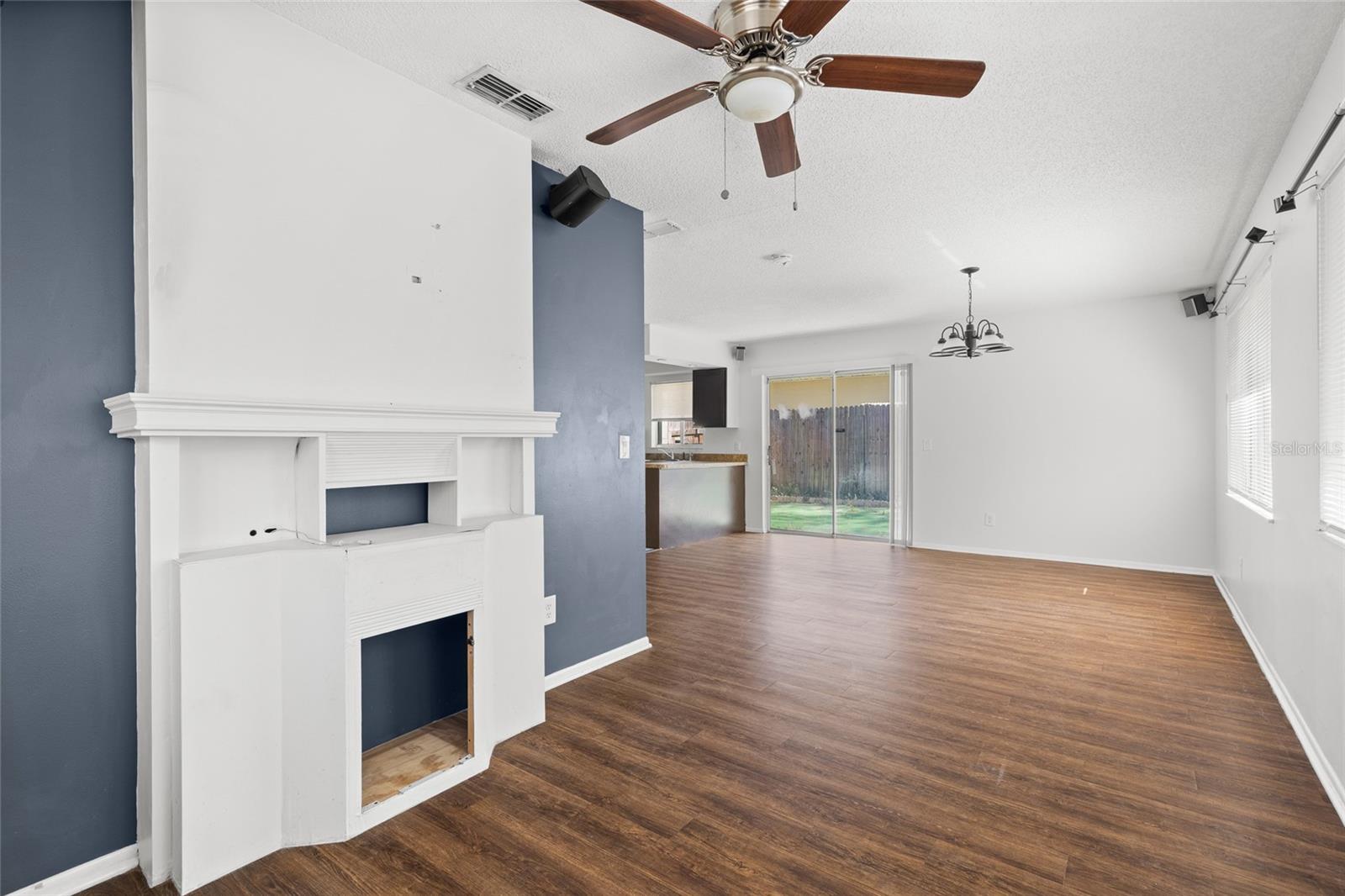 VILLAS AT SIGNAL HILL - Residential