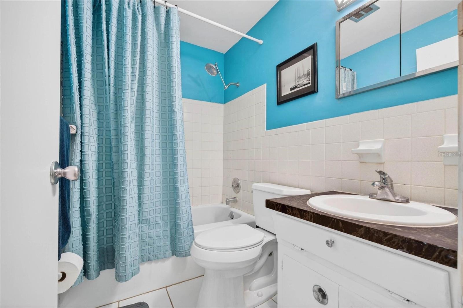 ON TOP OF THE WORLD - Residential