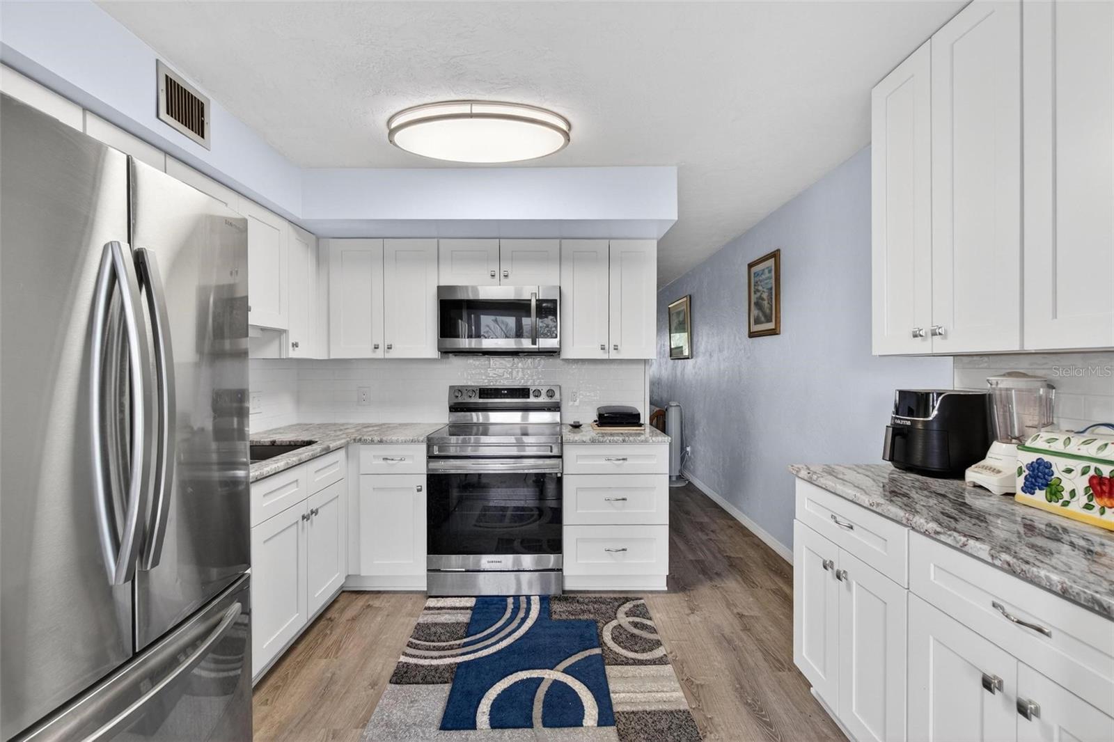 ON TOP OF THE WORLD - Residential