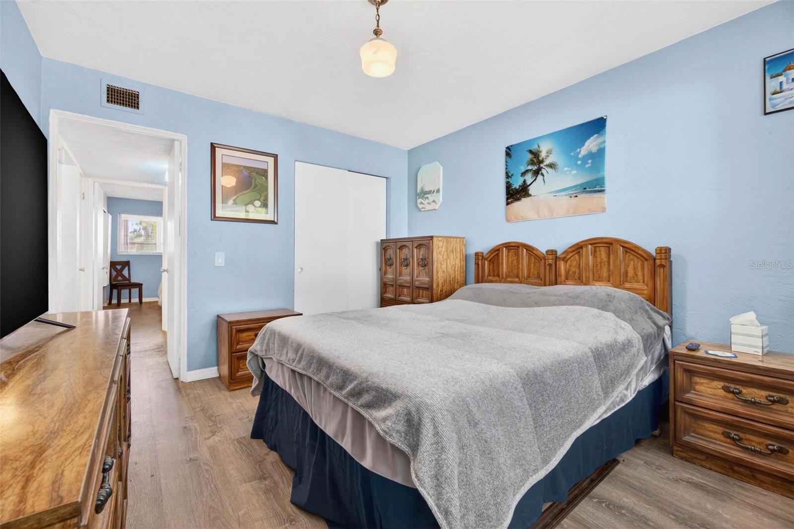 ON TOP OF THE WORLD - Residential