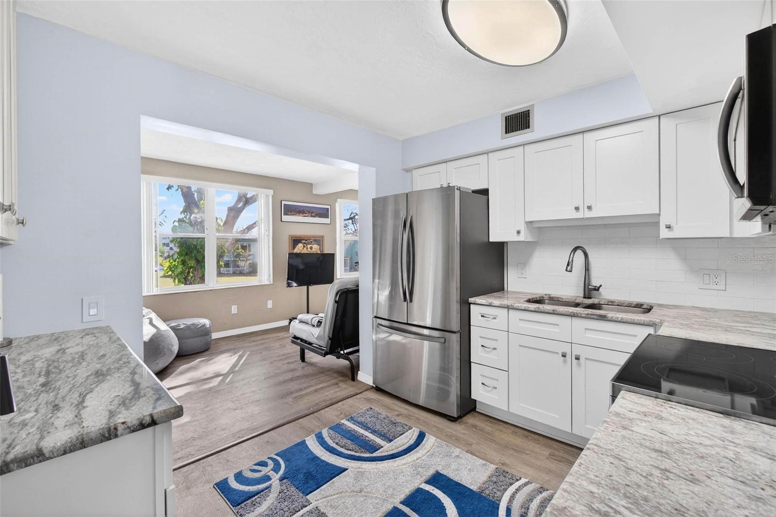 ON TOP OF THE WORLD - Residential