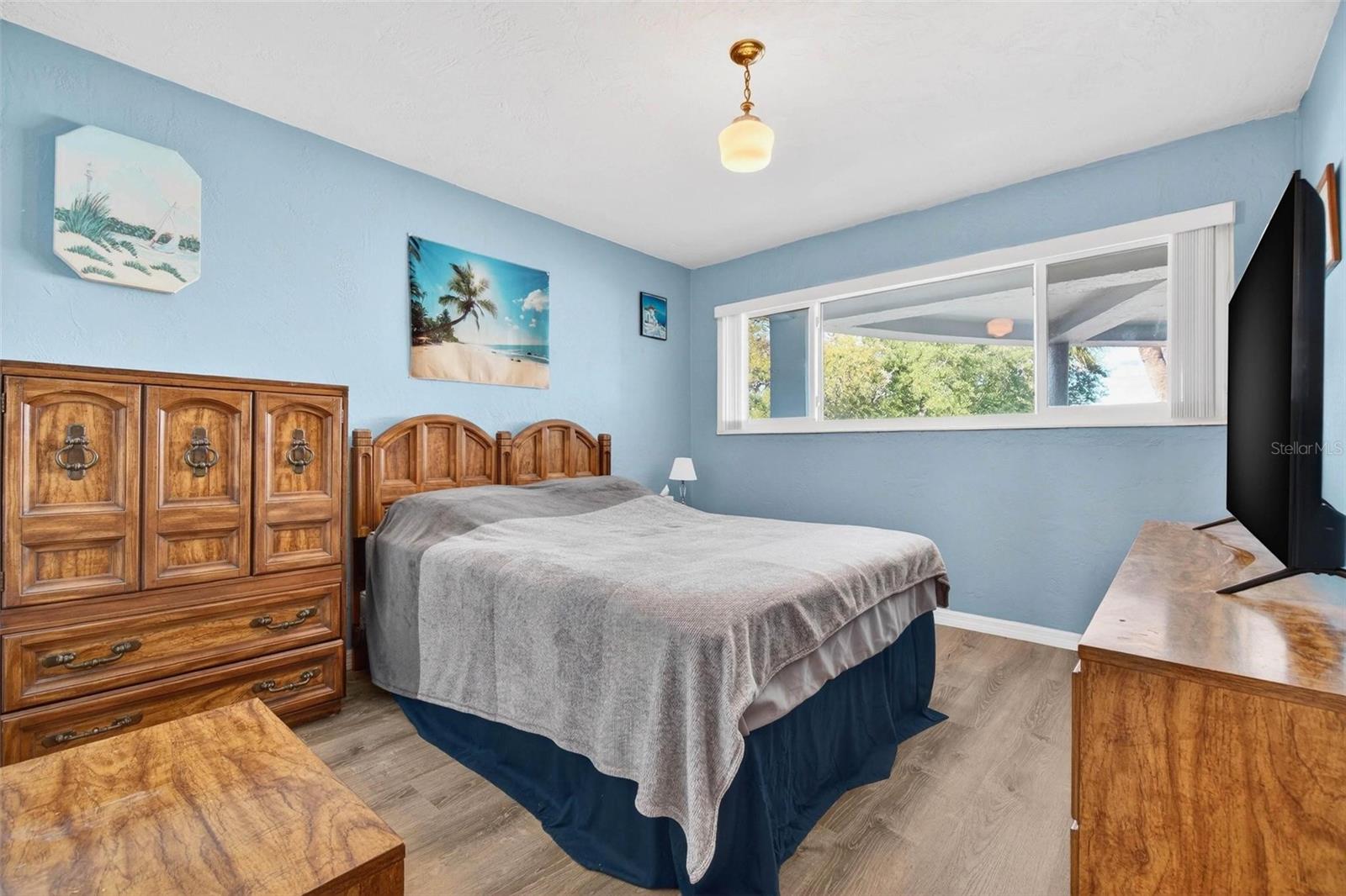 ON TOP OF THE WORLD - Residential