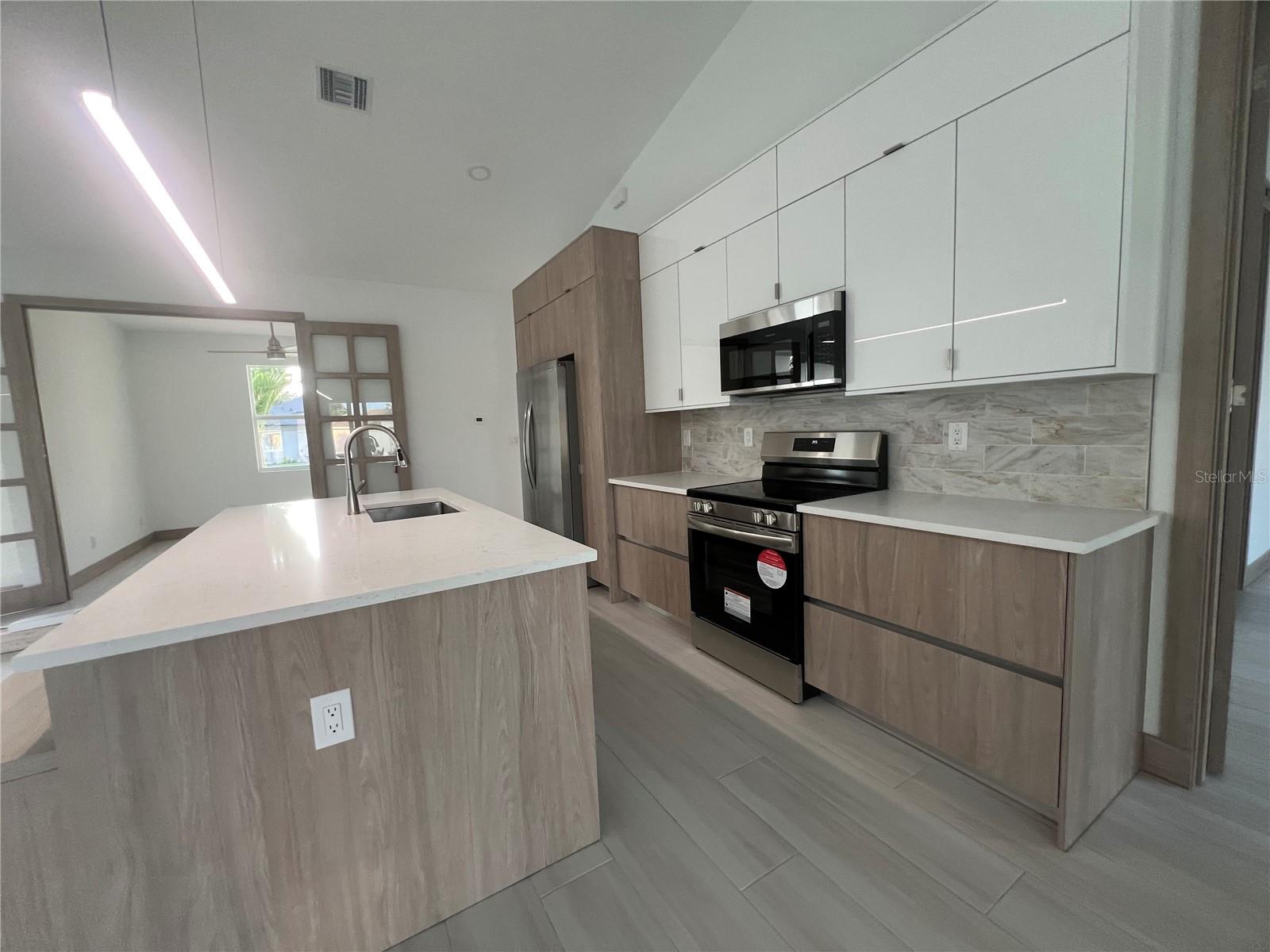 PORT CHARLOTTE SUB 32 - Residential Lease