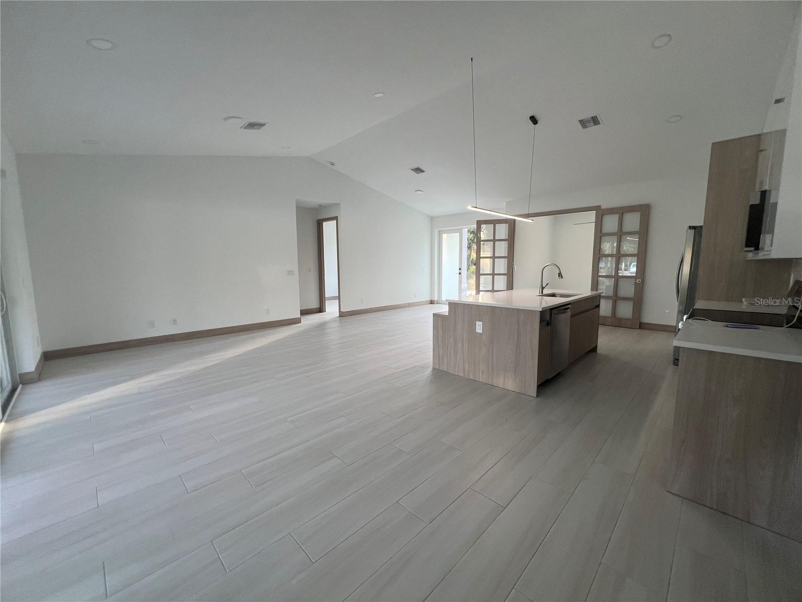 PORT CHARLOTTE SUB 32 - Residential Lease