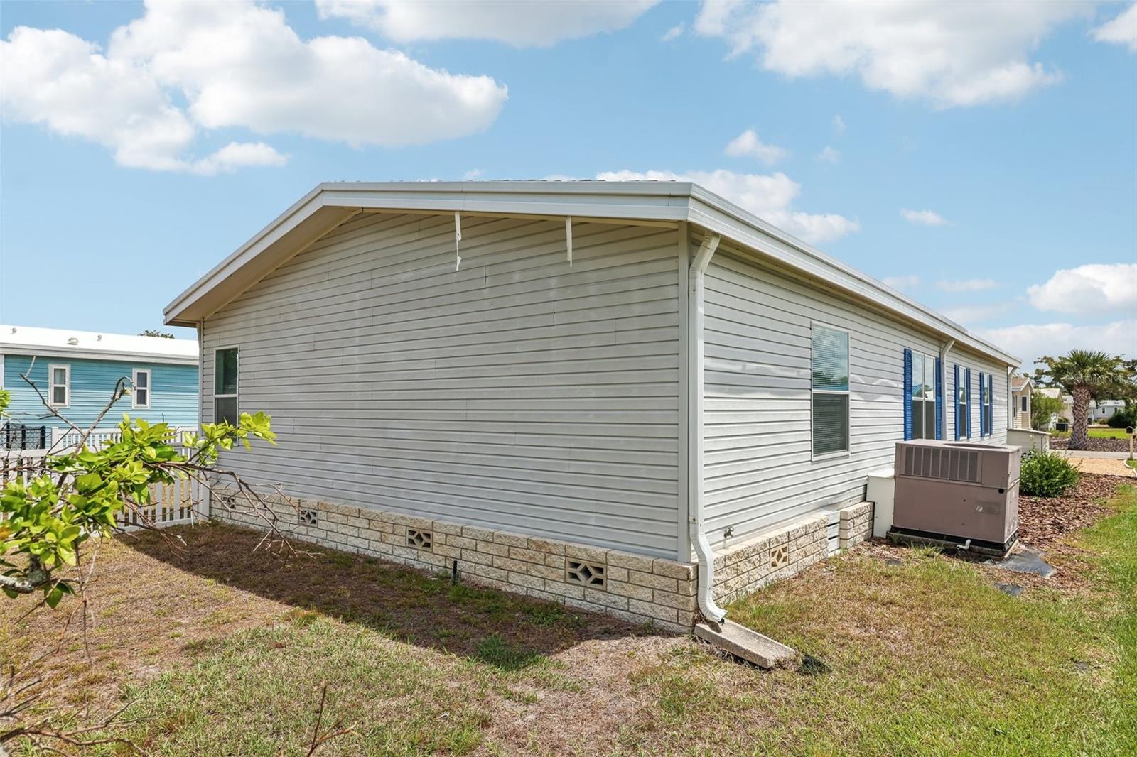 TAVARES FOX RUN MOBILE HOME - Residential