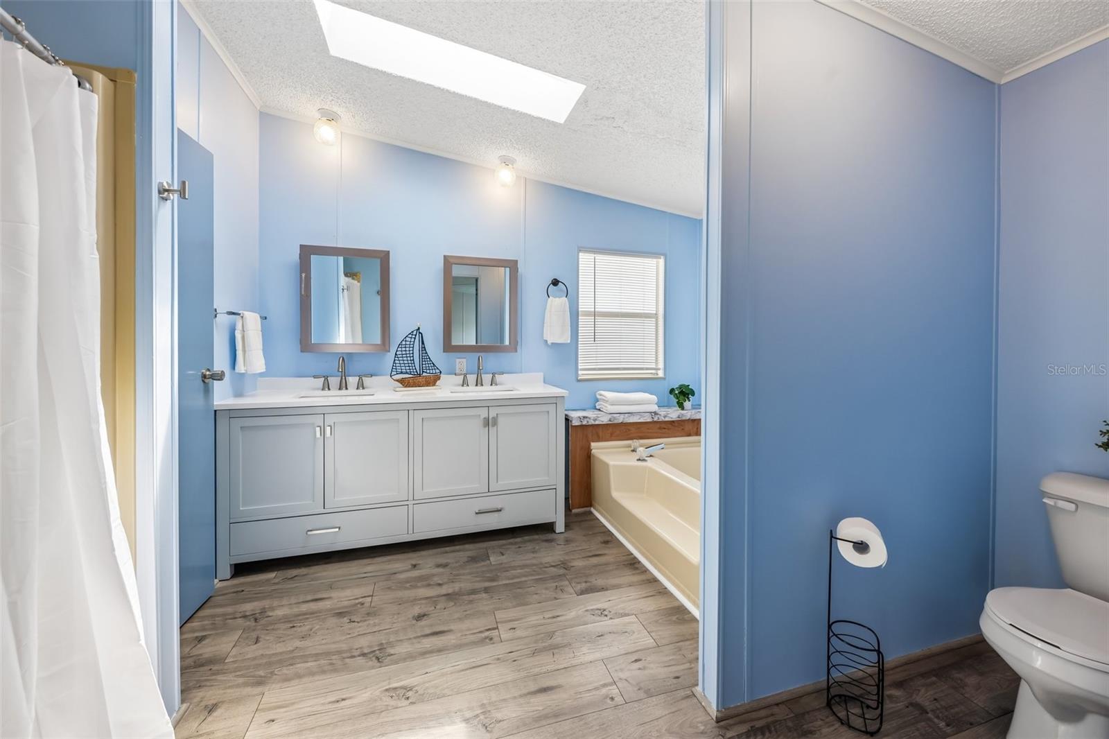 TAVARES FOX RUN MOBILE HOME - Residential
