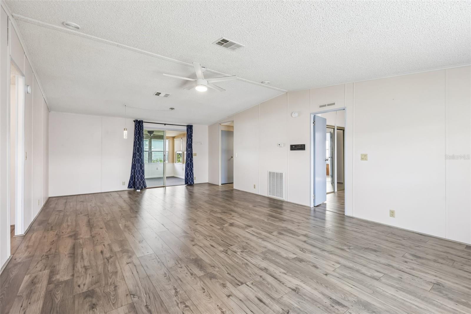 TAVARES FOX RUN MOBILE HOME - Residential