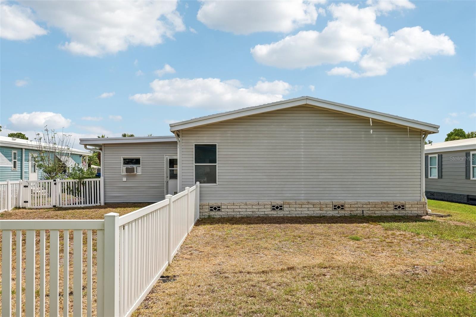 TAVARES FOX RUN MOBILE HOME - Residential