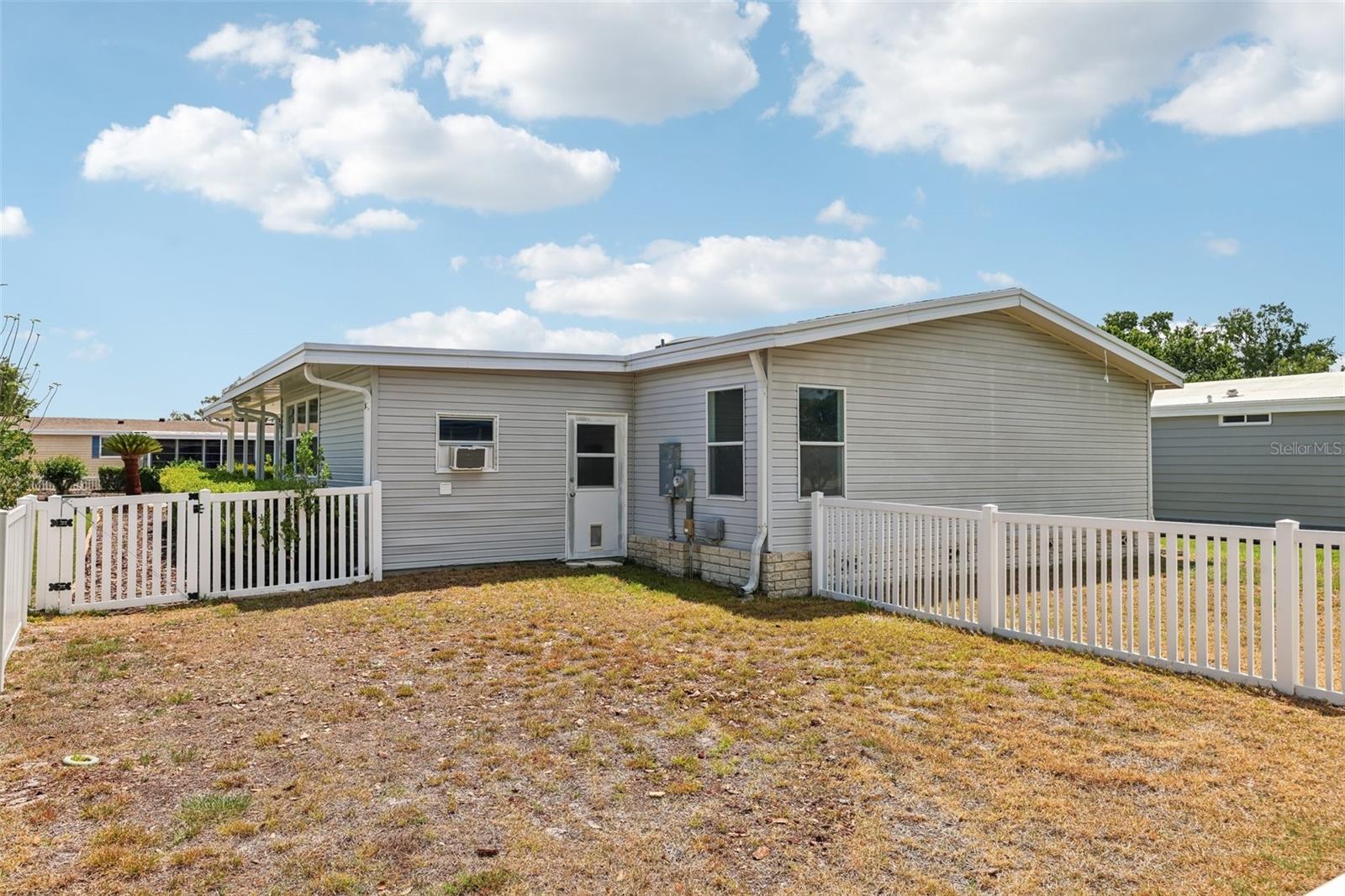 TAVARES FOX RUN MOBILE HOME - Residential