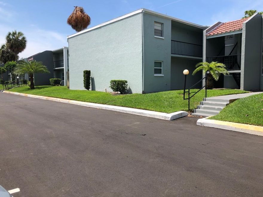 Great investment opportunity! 1-bedroom, 1-bath condo ideally located just minutes from the University of South Florida.
This unit is in original condition and priced accordingly, offering excellent potential for value-add improvements. With low HOA fees and strong rental demand in the area, this property presents solid cash flow and long-term appreciation potential.
Situated in a high-demand rental corridor near USF, shopping, dining, hospitals, and major highways, this condo is perfectly positioned for consistent occupancy.
Whether you're expanding your portfolio or looking for an affordable entry into the Tampa market, this is a smart opportunity you don’t want to miss.
Strong returns + low HOA + prime location = solid investment.