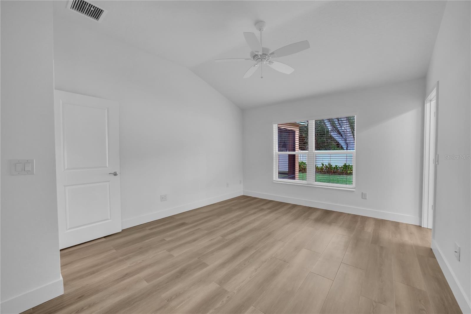 VILLAGES/SOUTHERN OAKS UN 28 - Residential