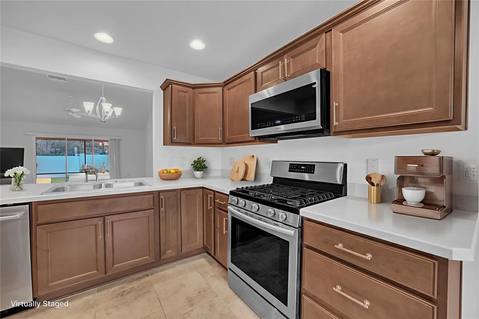 VILLAGES/SOUTHERN OAKS UN 28 - Residential