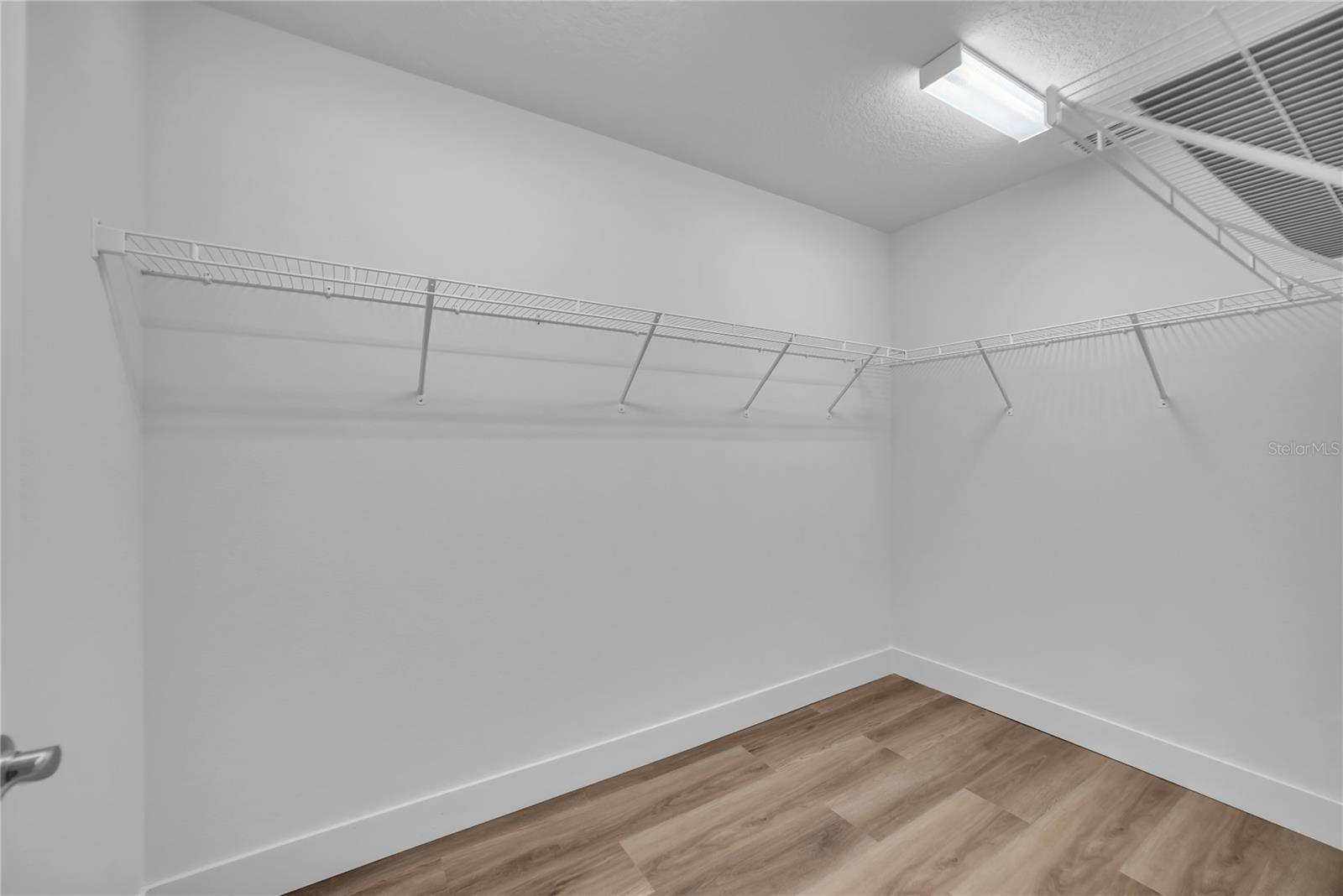 VILLAGES/SOUTHERN OAKS UN 28 - Residential