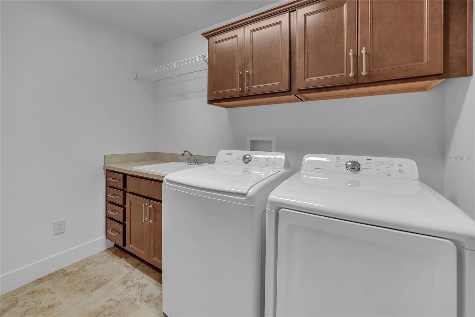 VILLAGES/SOUTHERN OAKS UN 28 - Residential