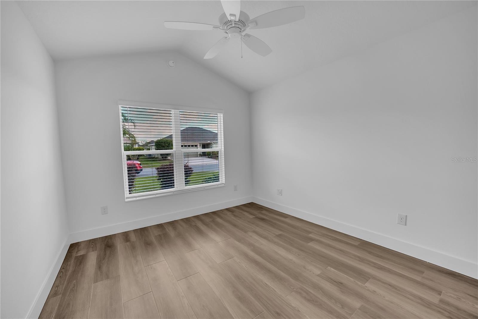 VILLAGES/SOUTHERN OAKS UN 28 - Residential