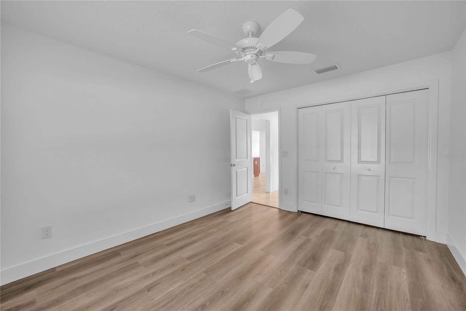 VILLAGES/SOUTHERN OAKS UN 28 - Residential