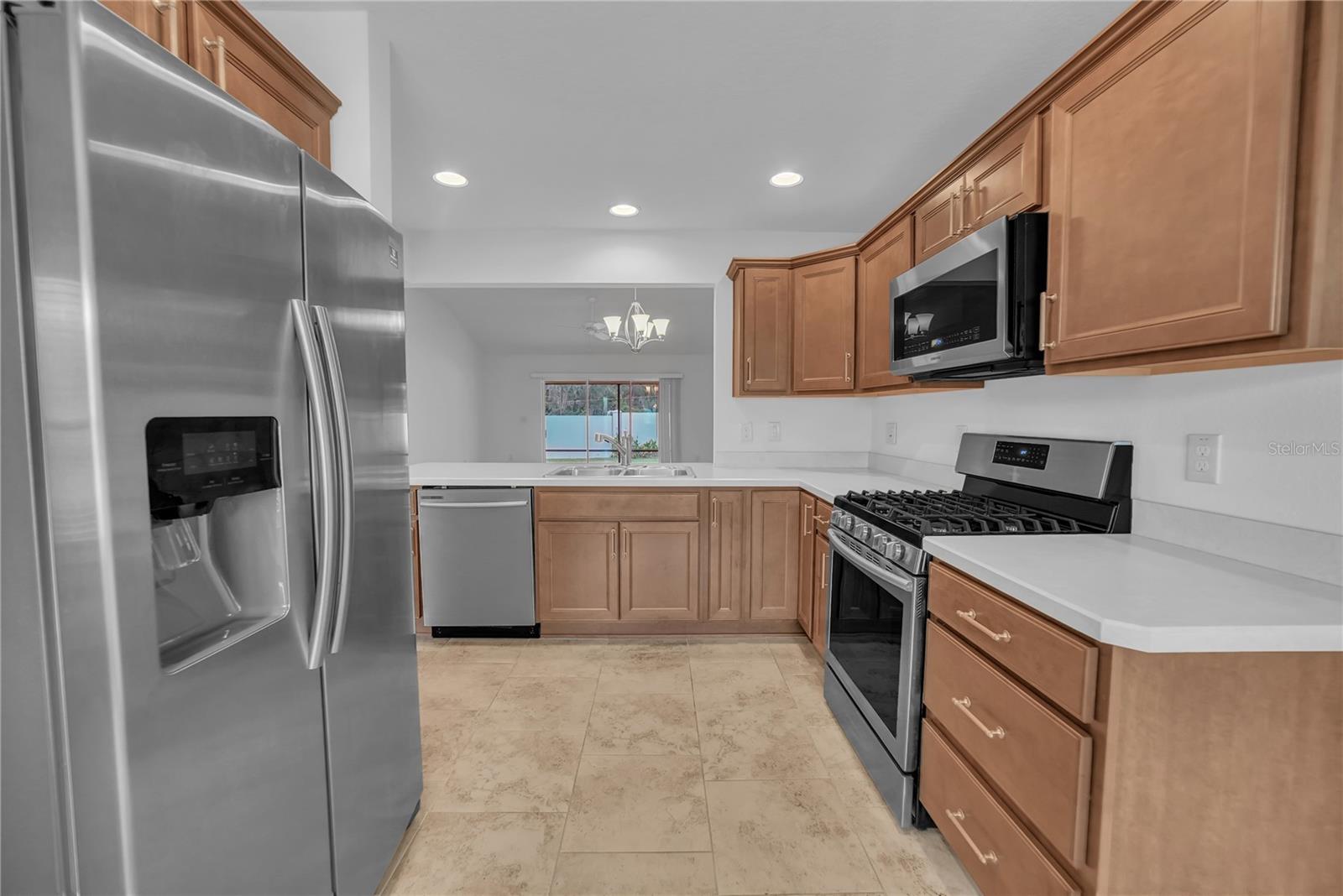 VILLAGES/SOUTHERN OAKS UN 28 - Residential