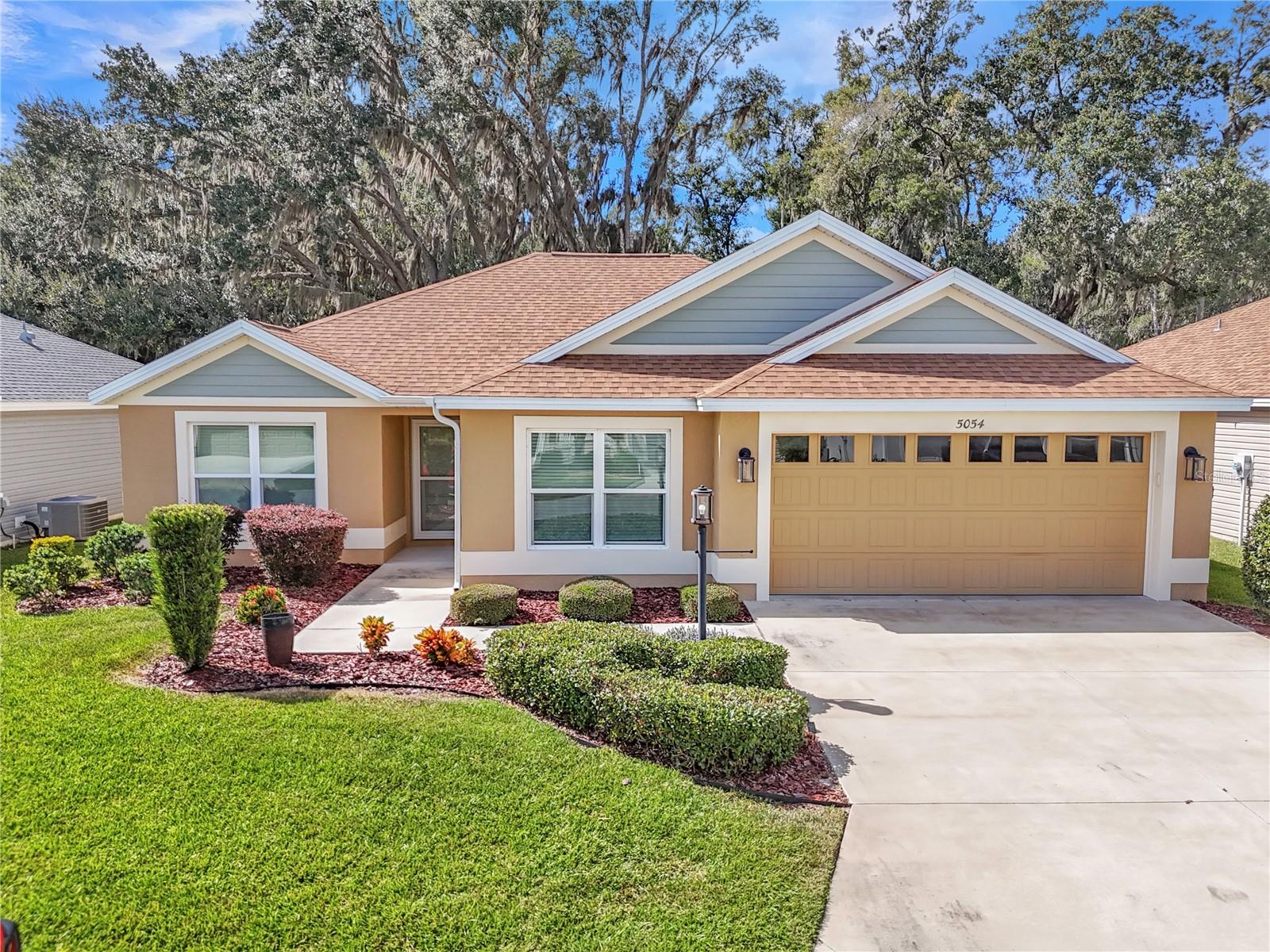 VILLAGES/SOUTHERN OAKS UN 28 - Residential