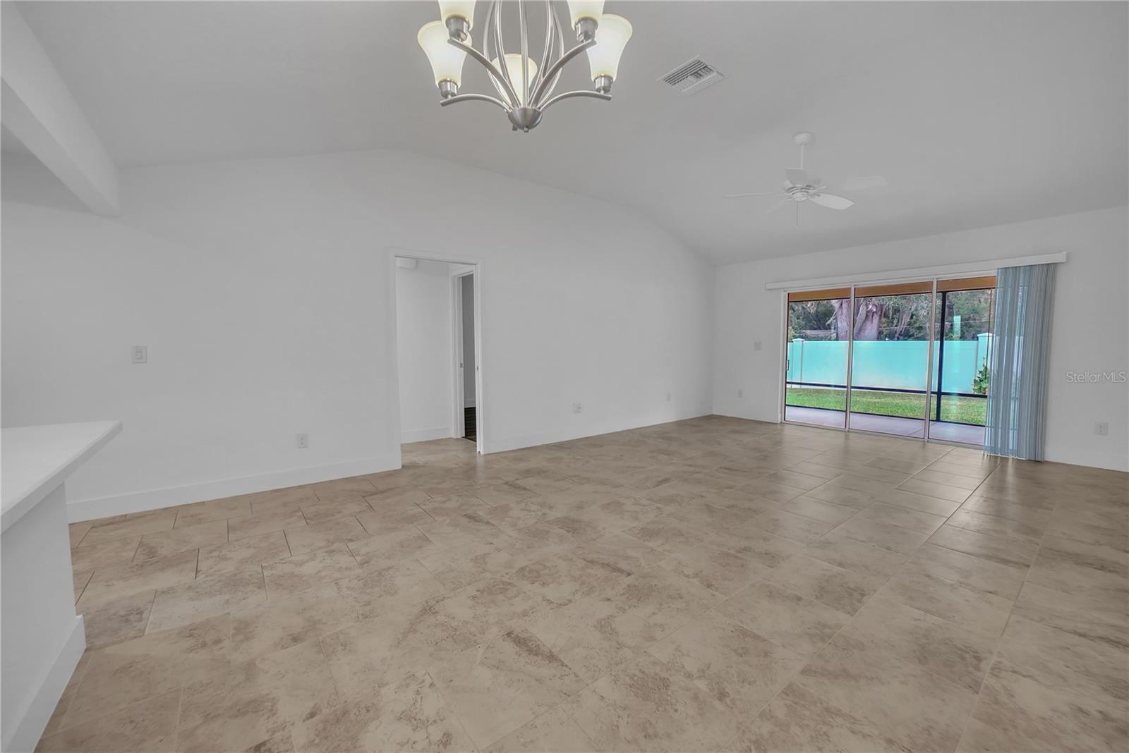 VILLAGES/SOUTHERN OAKS UN 28 - Residential