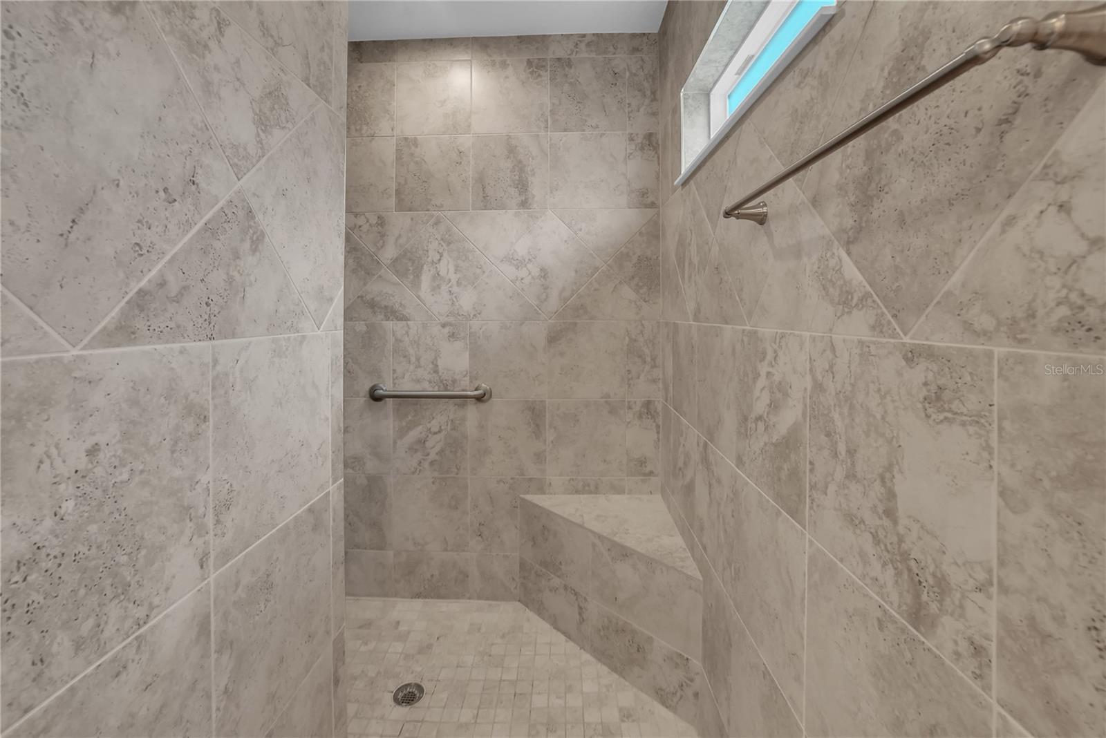 VILLAGES/SOUTHERN OAKS UN 28 - Residential