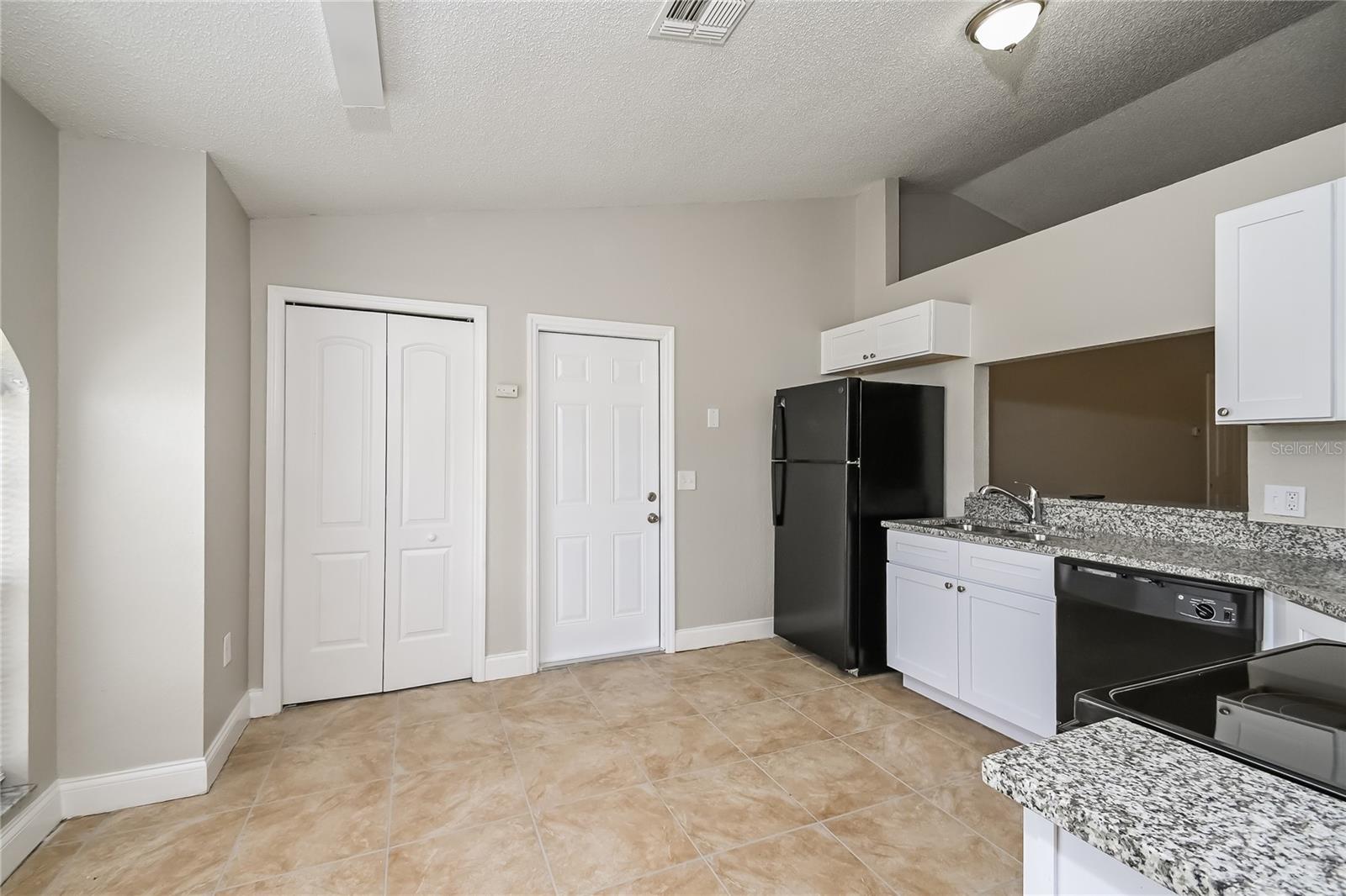 SOUTH FORK TR U - Residential Lease