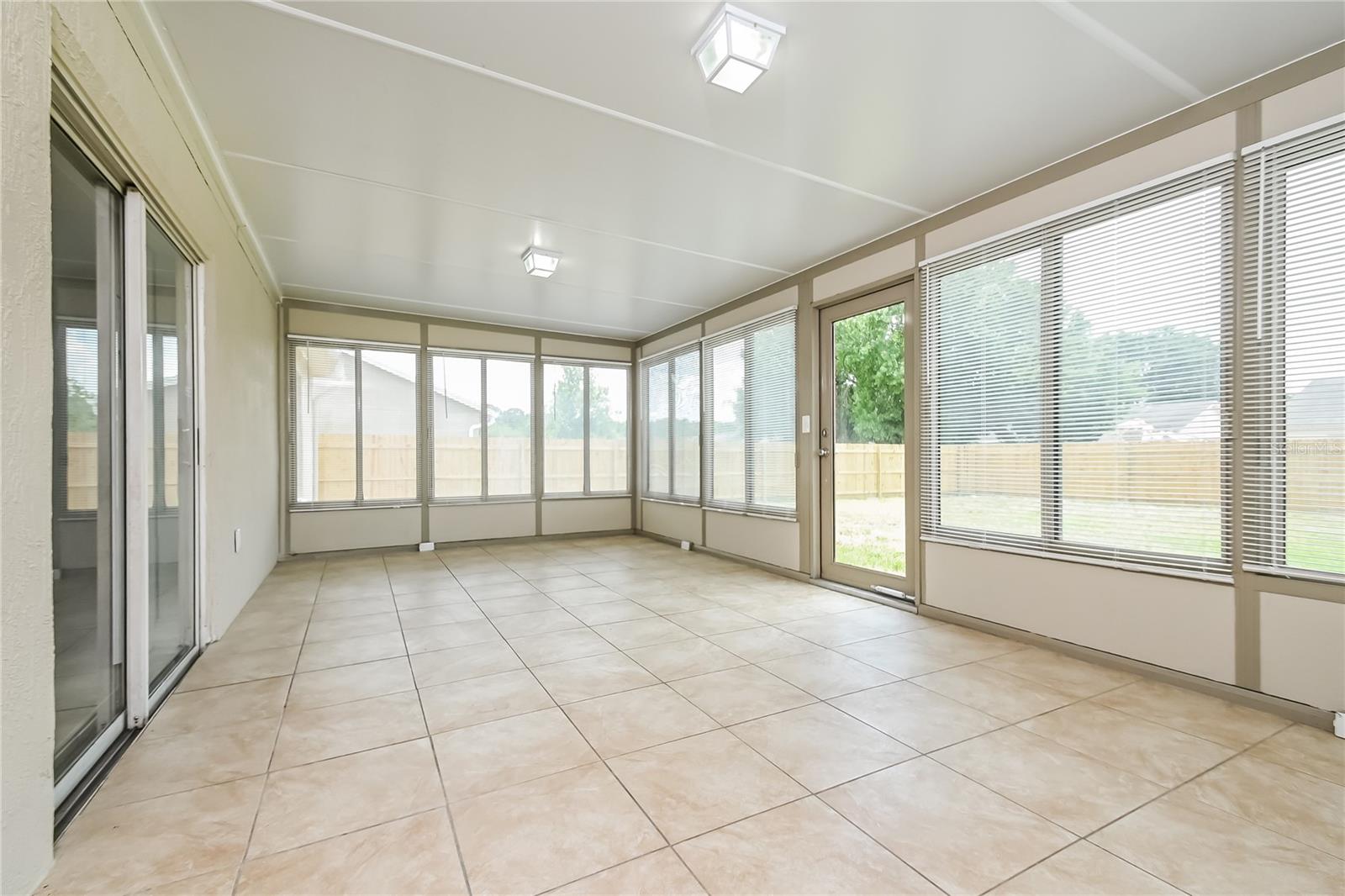 SOUTH FORK TR U - Residential Lease