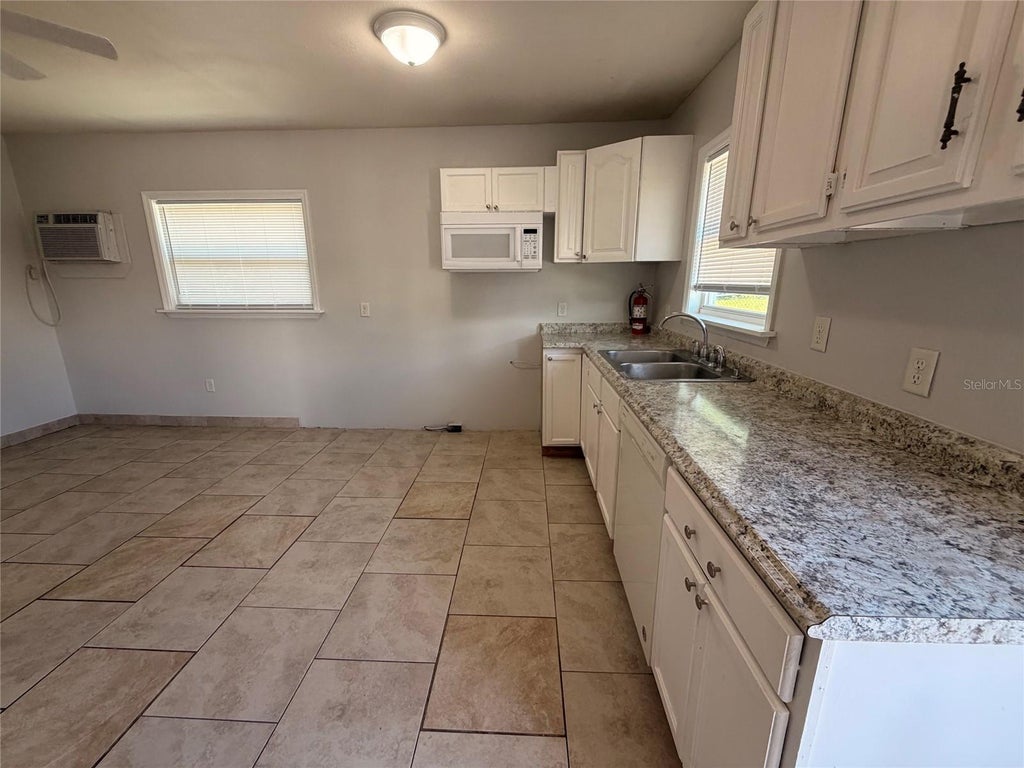 Photo of 110 Forest Avenue #8, Davenport, FL 33837 (MLS # L4962750)