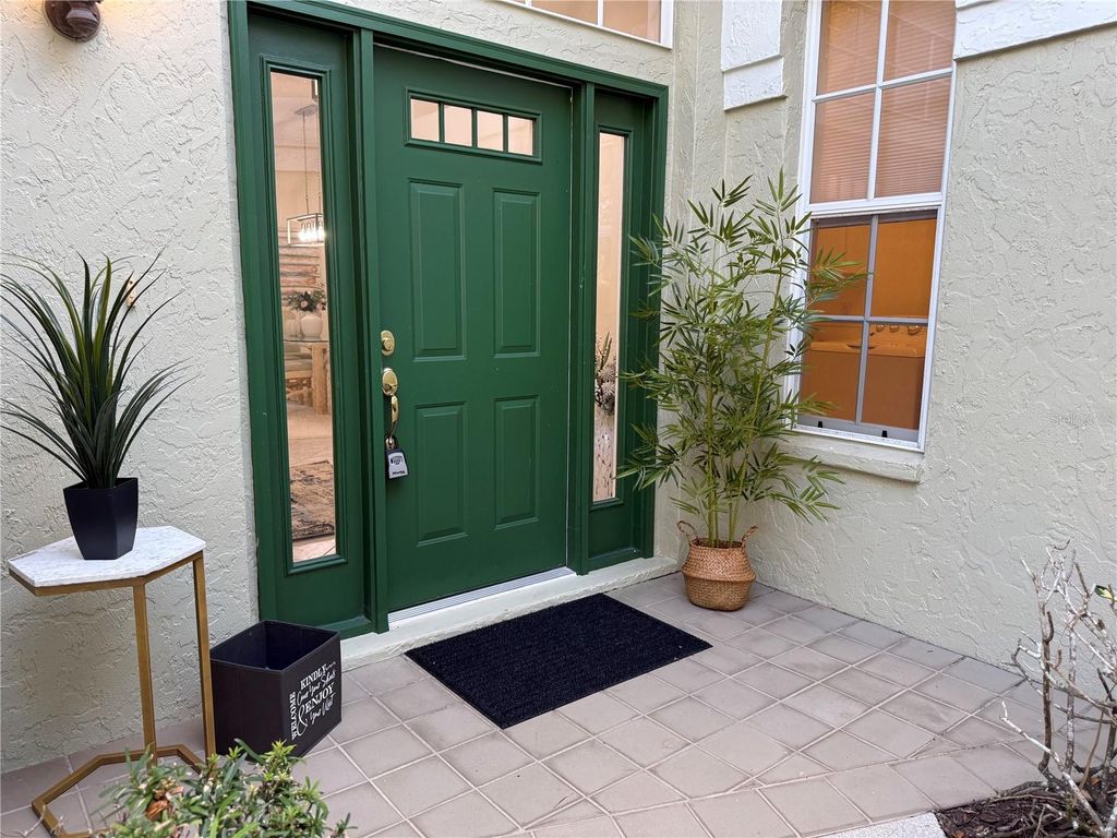 Photo of 547 Fallbrook Drive, Venice, FL 34292 (MLS # D6146003)