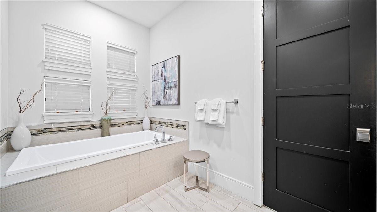 REUNION WEST VLGS NORTH - Residential