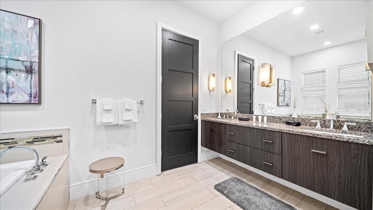 REUNION WEST VLGS NORTH - Residential