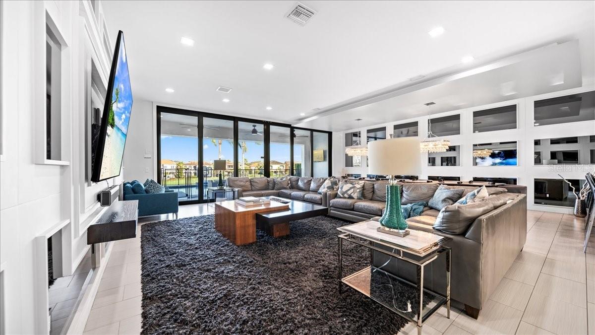 REUNION WEST VLGS NORTH - Residential