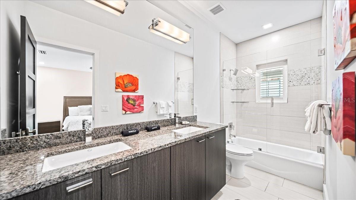 REUNION WEST VLGS NORTH - Residential