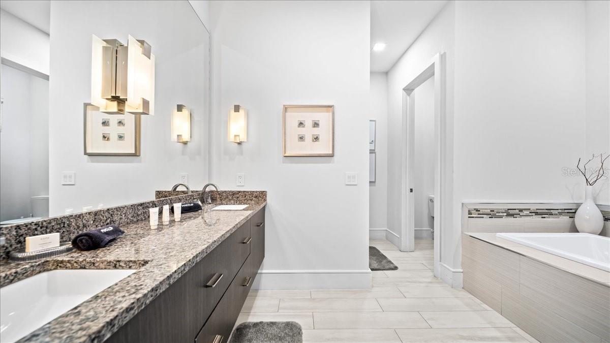 REUNION WEST VLGS NORTH - Residential