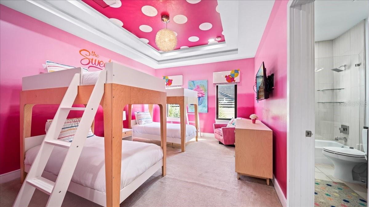 REUNION WEST VLGS NORTH - Residential