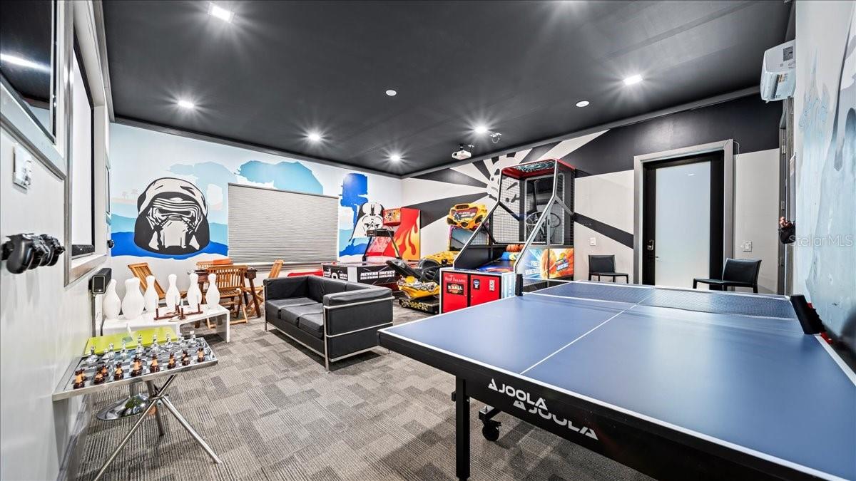 REUNION WEST VLGS NORTH - Residential