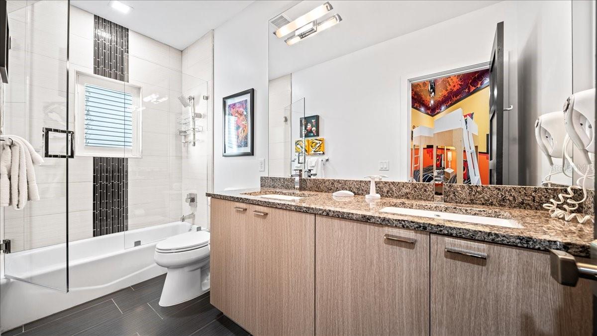 REUNION WEST VLGS NORTH - Residential