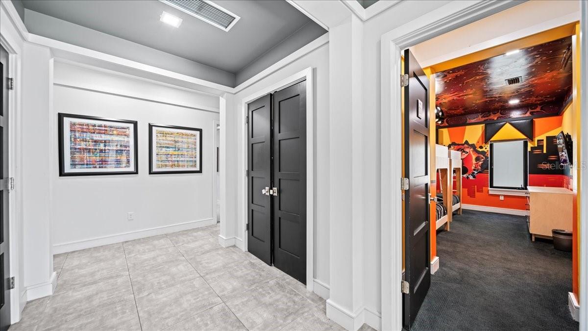 REUNION WEST VLGS NORTH - Residential