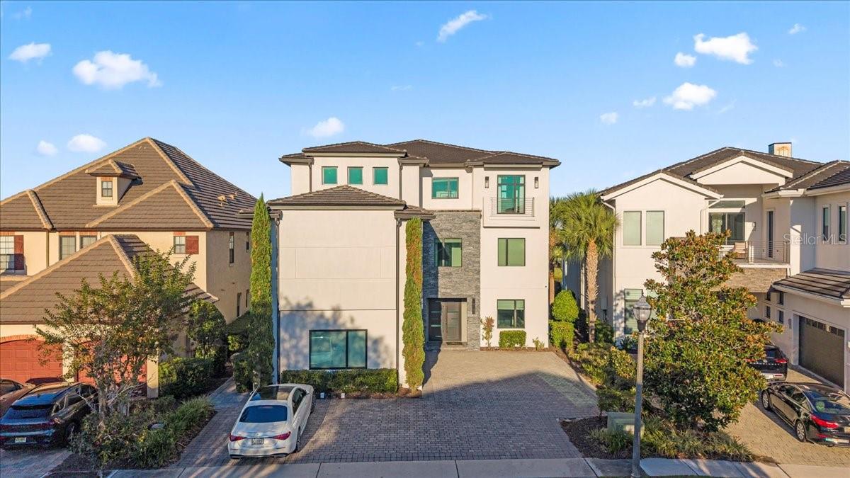 REUNION WEST VLGS NORTH - Residential