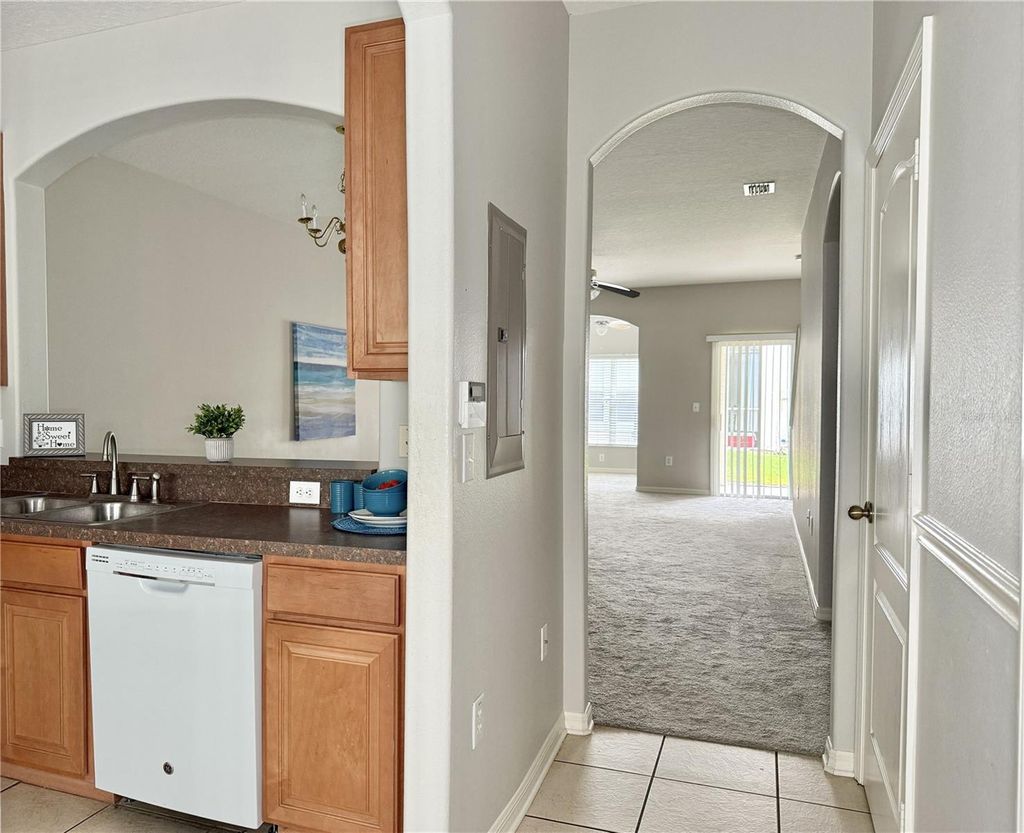 Photo of 3506 High Hampton Cir, Tampa, FL 33610 (MLS # TB8433303)