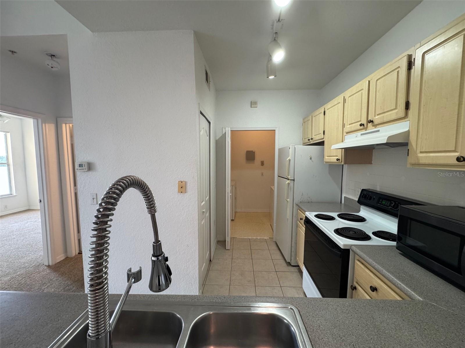 VISCONTI WEST - Residential Lease