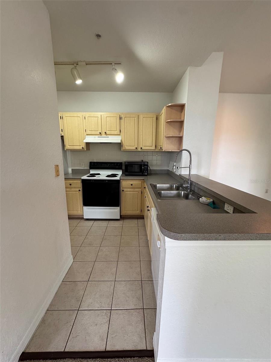 VISCONTI WEST - Residential Lease