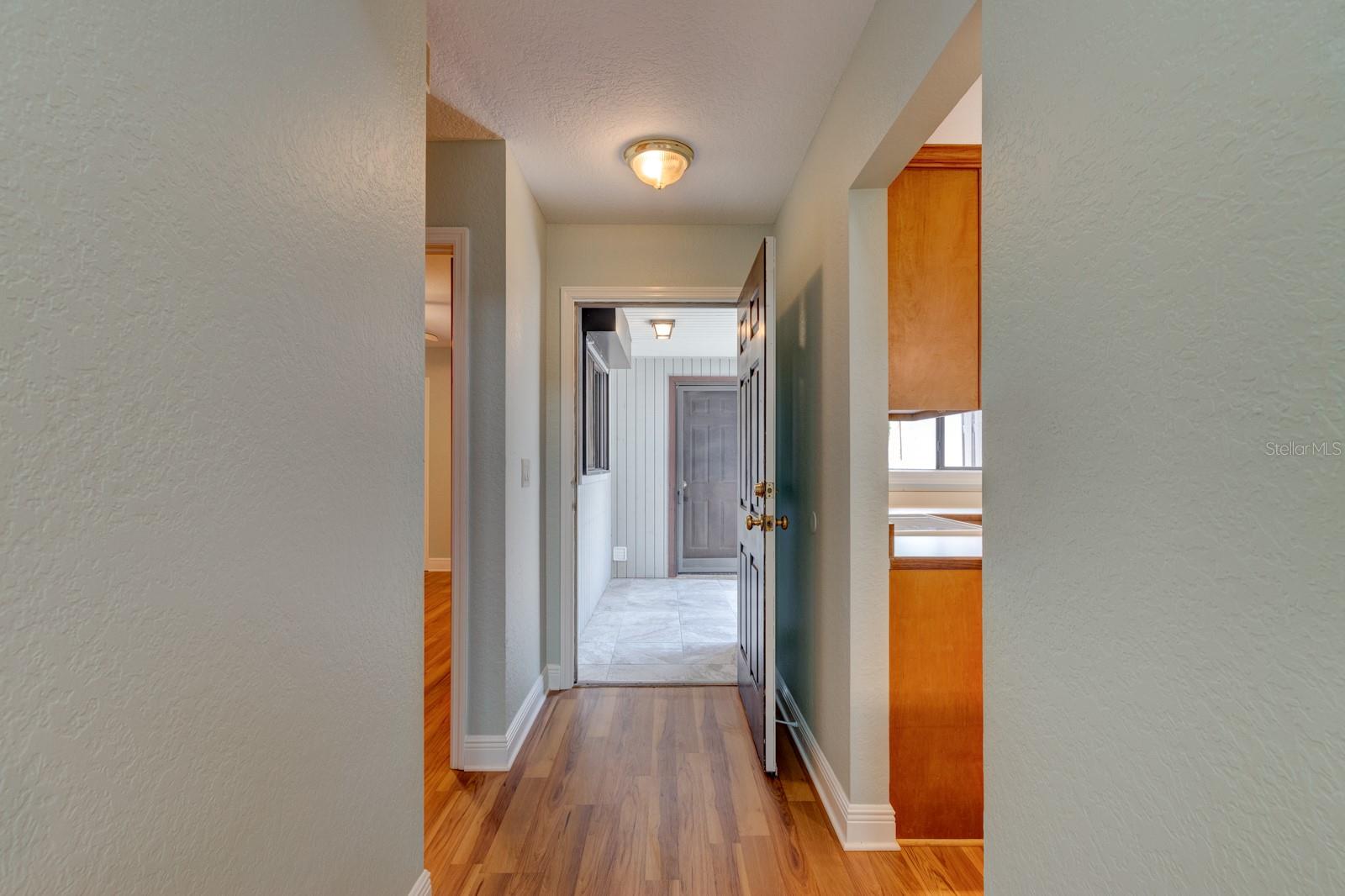488 SHOREWOOD LANE
