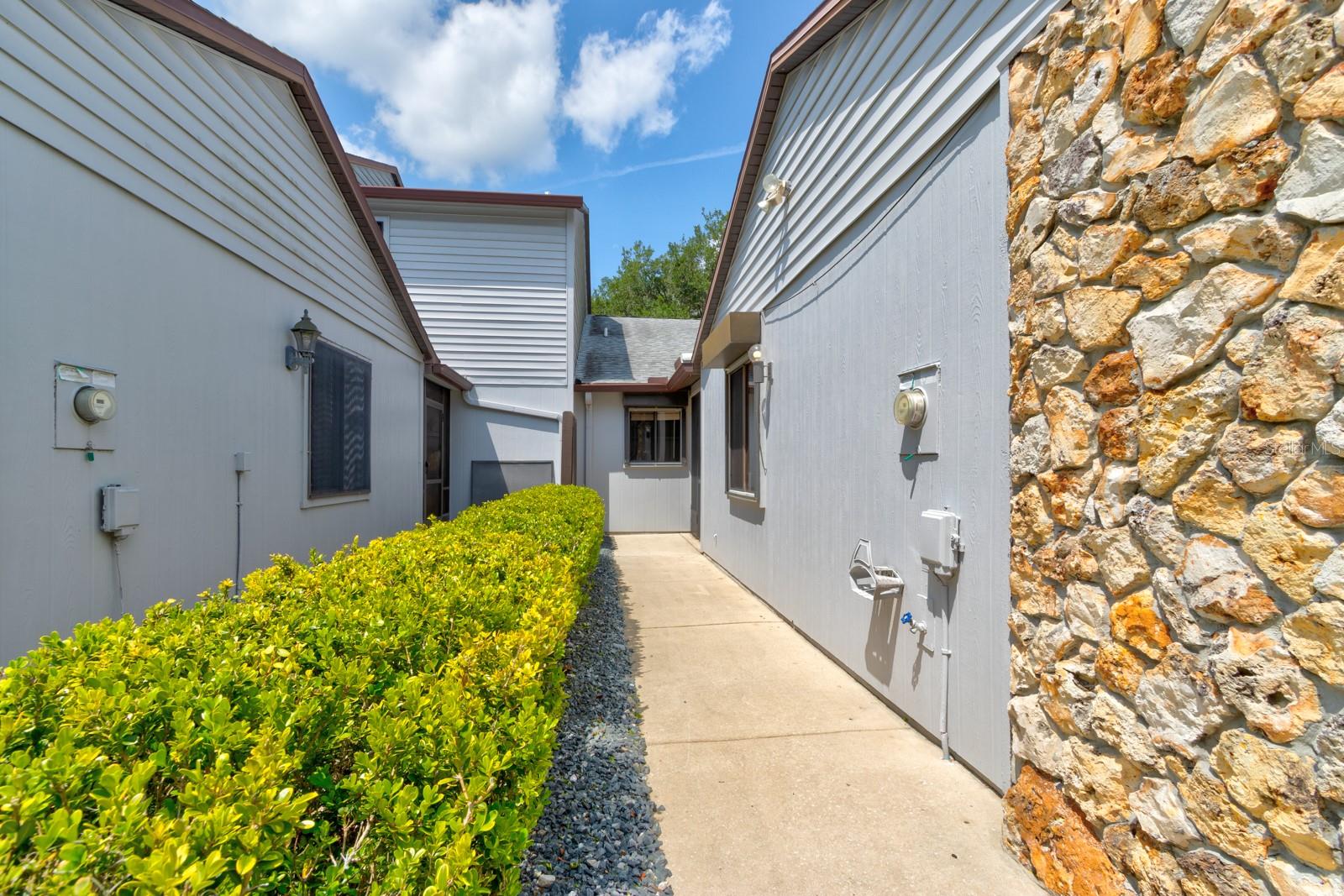 488 SHOREWOOD LANE