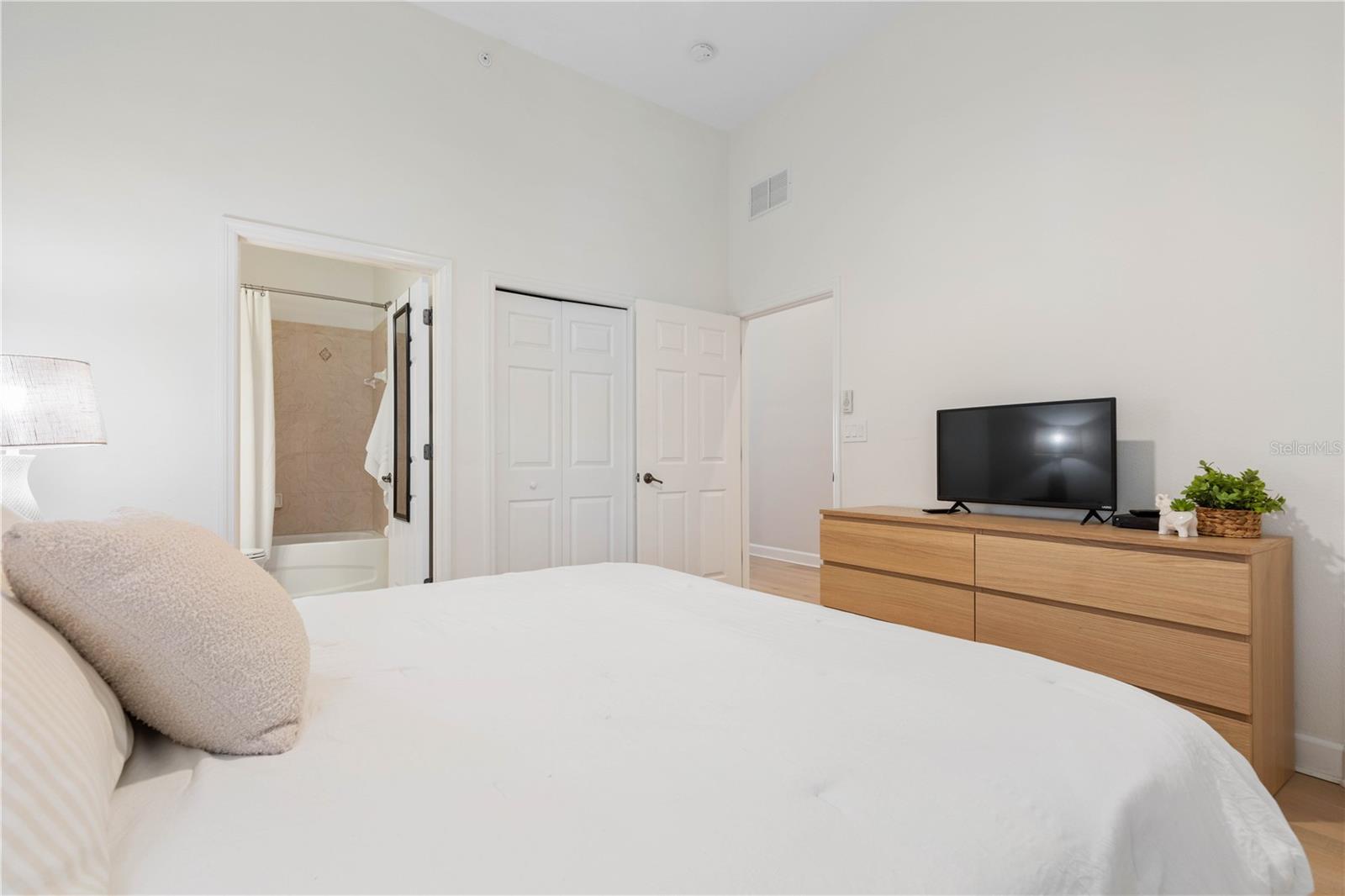 CINNAMON BCH OCN HAMMOCK PH 03 - Residential