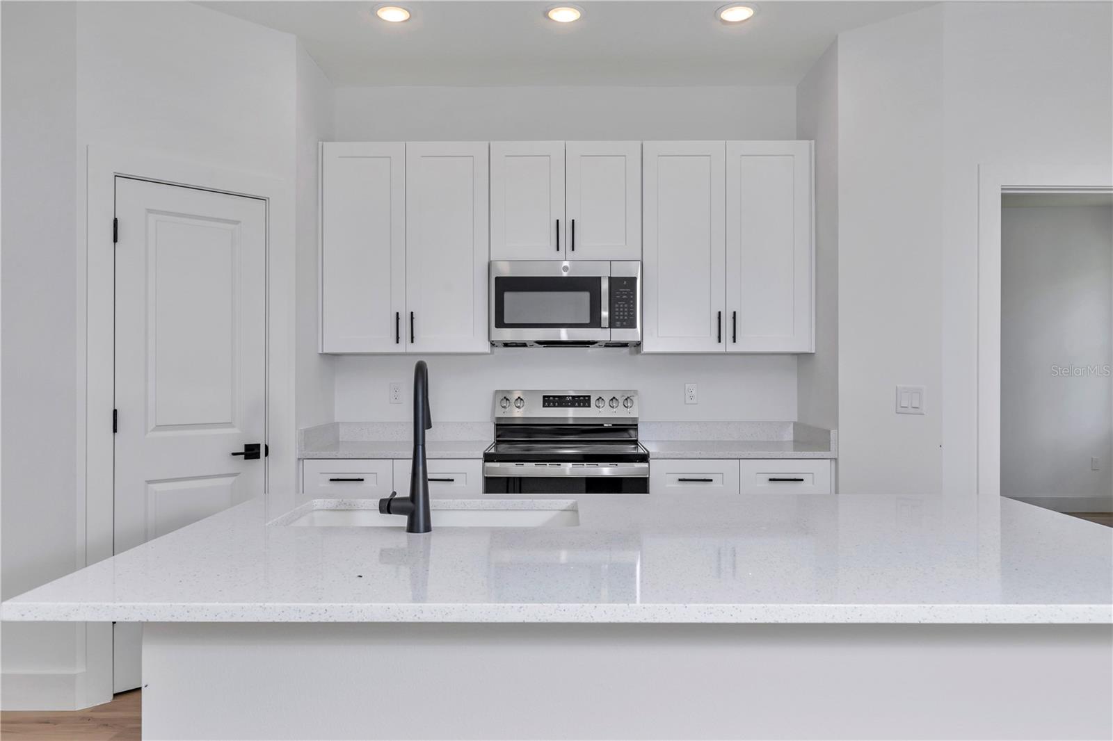 TWIN LAKE ESTATES - Residential