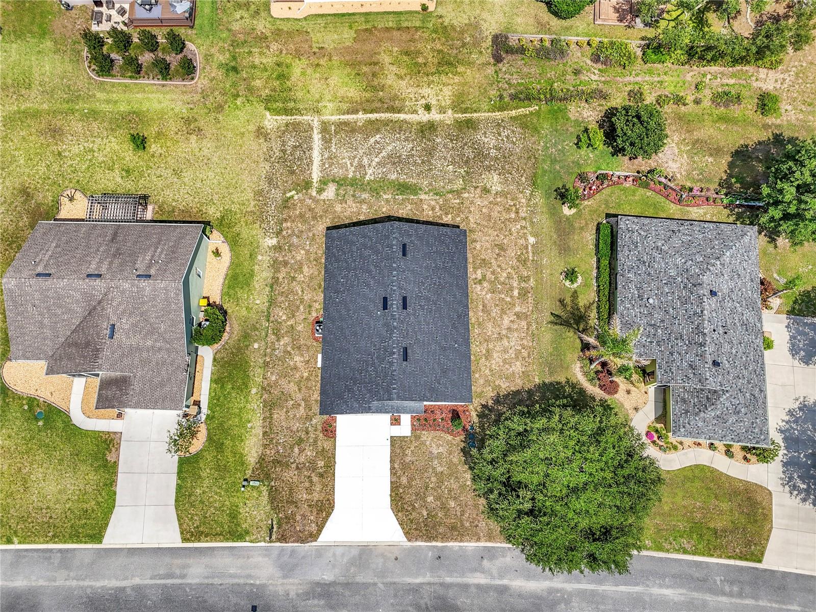 TWIN LAKE ESTATES - Residential