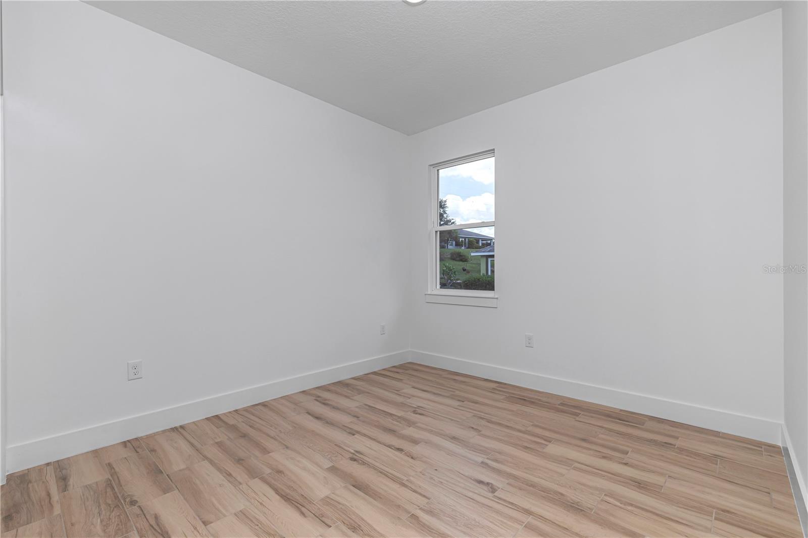 TWIN LAKE ESTATES - Residential