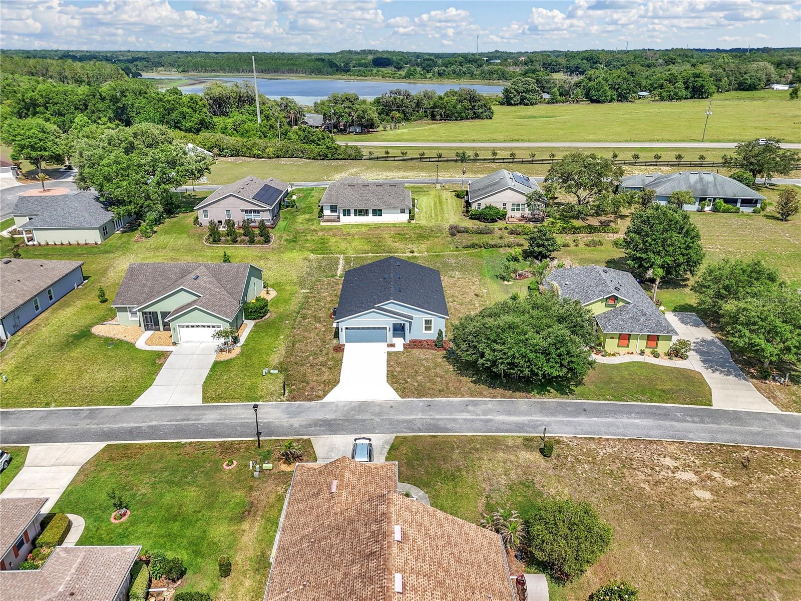 TWIN LAKE ESTATES - Residential